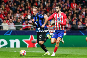 2024-03-13 - Davide Frattesi of Inter and Mario Hermoso of Atletico de Madrid during the UEFA Champions League, Round of 16, 2nd leg football match between Atletico de Madrid and FC Internazionale on March 13, 2024 at Civitas Metropolitano stadium in Madrid, Spain - FOOTBALL - CHAMPIONS LEAGUE - ATLETICO MADRID V INTERNAZIONALE - UEFA CHAMPIONS LEAGUE - SOCCER