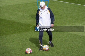 2024-04-08 - Carlo Ancelotti, coach of Real Madrid, seen during the training of Real Madrid the day before the quarter-final first leg football match of Champions League against Manchester City at Ciudad Real Madrid in Valdebebas, Madrid. - REAL MADRID VS MANCHESTER CITY: REAL MADRID TRAINING AND PRESS CONFERENCE - UEFA CHAMPIONS LEAGUE - SOCCER