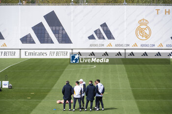 2024-04-08 - Carlo Ancelotti, coach of Real Madrid, seen with his collaborators during the training of Real Madrid the day before the quarter-final first leg football match of Champions League against Manchester City at Ciudad Real Madrid in Valdebebas, Madrid. - REAL MADRID VS MANCHESTER CITY: REAL MADRID TRAINING AND PRESS CONFERENCE - UEFA CHAMPIONS LEAGUE - SOCCER