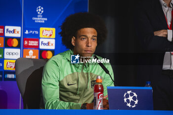 2024-04-09 - Axel Witsel of Atletico Madrid speaks during the press conference a day before the quarter-final first leg football match of Champions League against Borussia Dortmund at Civitas Metropolitano stadium in Madrid. - ATLETICO MADRID VS BORUSSIA DORTMUND: ATLETICO MADRID PRESS CONFERENCE - UEFA CHAMPIONS LEAGUE - SOCCER