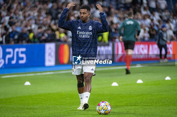 2024-04-09 - Rodrygo Silva de Goes of Real Madrid getting into the field during the UEFA Champions League quarter-final first leg match between Real Madrid CF and Manchester City at Estadio Santiago Bernabeu on April 9, 2024 in Madrid, Spain. - REAL MADRID VS MANCHESTER CITY - UEFA CHAMPIONS LEAGUE - SOCCER