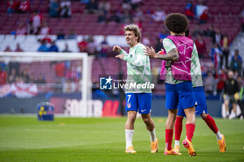 2024-04-10 - Antoine Griezmann of Atletico Madrid seen warming up before the UEFA Champions League quarter-final first leg match between Atletico Madrid and Borussia Dortmund at Estadio Civitas Metropolitano on April 10, 2024 in Madrid, Spain. - ATLETICO MADRID VS BORUSSIA DORTMUND - UEFA CHAMPIONS LEAGUE - SOCCER