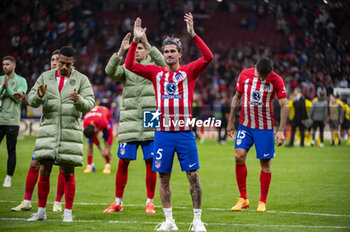 2024-04-10 - Rodrigo De Paul of Atletico Madrid seen greetings the fans at the end of the UEFA Champions League quarter-final first leg match between Atletico Madrid and Borussia Dortmund at Estadio Civitas Metropolitano on April 10, 2024 in Madrid, Spain. - ATLETICO MADRID VS BORUSSIA DORTMUND - UEFA CHAMPIONS LEAGUE - SOCCER