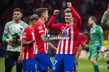2024-04-10 - Antoine Griezmann of Atletico Madrid seen greetings the fans at the end of the UEFA Champions League quarter-final first leg match between Atletico Madrid and Borussia Dortmund at Estadio Civitas Metropolitano on April 10, 2024 in Madrid, Spain. - ATLETICO MADRID VS BORUSSIA DORTMUND - UEFA CHAMPIONS LEAGUE - SOCCER