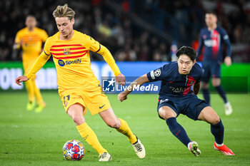 2024-04-10 - Frenkie DE JONG of Barcelona and Lee KANG-IN of PSG during the UEFA Champions League, Quarter-finals, 1st leg football match between Paris Saint-Germain and FC Barcelona on April 10, 2024 at Parc des Princes stadium in Paris, France - FOOTBALL - CHAMPIONS LEAGUE - PARIS SG V FC BARCELONA - UEFA CHAMPIONS LEAGUE - SOCCER