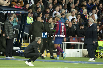 2024-04-16 - Ronald Araujo of Barcelona leaves the pitch after receiving a red card during the UEFA Champions League, Quarter-finals, 2nd leg football match between FC Barcelona and Paris Saint-Germain (PSG) on April 16, 2024 at Estadi Olímpic Lluís Companys in Barcelona, Spain - FOOTBALL - CHAMPIONS LEAGUE - FC BARCELONA V PARIS SG - UEFA CHAMPIONS LEAGUE - SOCCER