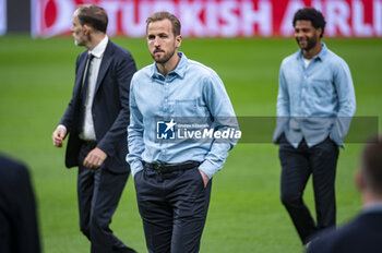 07/05/2024 - MADRID, SPAIN - MAY 7: Harry Kane of FC Bayern Munchen seen during the Bayern Munchen Pitch Walk and Press Conference ahead of their UEFA Champions League semi-final second leg match against Real Madrid at Estadio Santiago Bernabeu on May 7, 2024 in Madrid, Spain. - REAL MADRID VS BAYERN MUNICH: BAYERN MUNICH PRESS CONFERENCE AND PITCH WALKING - UEFA CHAMPIONS LEAGUE - CALCIO