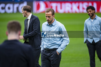 2024-05-07 - MADRID, SPAIN - MAY 7: Harry Kane of FC Bayern Munchen seen during the Bayern Munchen Pitch Walk and Press Conference ahead of their UEFA Champions League semi-final second leg match against Real Madrid at Estadio Santiago Bernabeu on May 7, 2024 in Madrid, Spain. - REAL MADRID VS BAYERN MUNICH: BAYERN MUNICH PRESS CONFERENCE AND PITCH WALKING - UEFA CHAMPIONS LEAGUE - SOCCER