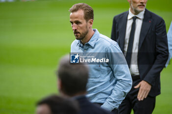 2024-05-07 - MADRID, SPAIN - MAY 7: Harry Kane of FC Bayern Munchen seen during the Bayern Munchen Pitch Walk and Press Conference ahead of their UEFA Champions League semi-final second leg match against Real Madrid at Estadio Santiago Bernabeu on May 7, 2024 in Madrid, Spain. - REAL MADRID VS BAYERN MUNICH: BAYERN MUNICH PRESS CONFERENCE AND PITCH WALKING - UEFA CHAMPIONS LEAGUE - SOCCER