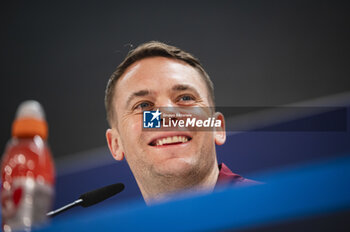 07/05/2024 - MADRID, SPAIN - MAY 7: Manuel Neuer of FC Bayern Munchen seen speaking during the Bayern Munchen Pitch Walk and Press Conference ahead of their UEFA Champions League semi-final second leg match against Real Madrid at Estadio Santiago Bernabeu on May 7, 2024 in Madrid, Spain. - REAL MADRID VS BAYERN MUNICH: BAYERN MUNICH PRESS CONFERENCE AND PITCH WALKING - UEFA CHAMPIONS LEAGUE - CALCIO