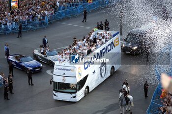 2024-06-02 - Real Madrid players during the celebration of Real Madrid football club's 15th Cahampion League victory at the Plaza de Cibeles in Madrid. June 2 nd 2024 Cordon Press - REAL MADRID PLAYES AYUNTAMIENTO - UEFA CHAMPIONS LEAGUE - SOCCER