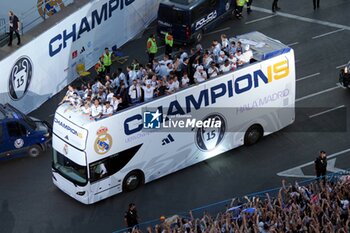 2024-06-02 - Real Madrid players during the celebration of Real Madrid football club's 15th Cahampion League victory at the Plaza de Cibeles in Madrid. June 2 nd 2024 Cordon Press - REAL MADRID PLAYES AYUNTAMIENTO - UEFA CHAMPIONS LEAGUE - SOCCER