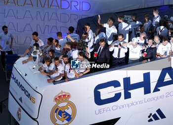 2024-06-02 - Real Madrid players during the celebration of Real Madrid football club's 15th Cahampion League victory at the Plaza de Cibeles in Madrid. June 2 nd 2024 Cordon Press - REAL MADRID PLAYES AYUNTAMIENTO - UEFA CHAMPIONS LEAGUE - SOCCER