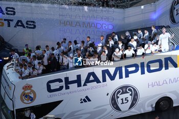 2024-06-02 - Real Madrid players during the celebration of Real Madrid football club's 15th Cahampion League victory at the Plaza de Cibeles in Madrid. June 2 nd 2024 Cordon Press - REAL MADRID PLAYES AYUNTAMIENTO - UEFA CHAMPIONS LEAGUE - SOCCER