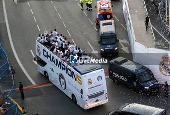 2024-06-02 - Real Madrid players during the celebration of Real Madrid football club's 15th Cahampion League victory at the Plaza de Cibeles in Madrid. June 2 nd 2024 Cordon Press - REAL MADRID PLAYES AYUNTAMIENTO - UEFA CHAMPIONS LEAGUE - SOCCER