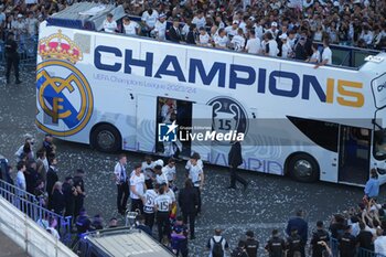 2024-06-02 - Real Madrid players during the celebration of Real Madrid football club's 15th Cahampion League victory at the Plaza de Cibeles in Madrid. June 2 nd 2024 Cordon Press - REAL MADRID PLAYES AYUNTAMIENTO - UEFA CHAMPIONS LEAGUE - SOCCER