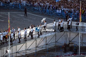 2024-06-02 - Real Madrid players during the celebration of Real Madrid football club's 15th Cahampion League victory at the Plaza de Cibeles in Madrid. June 2 nd 2024 Cordon Press - REAL MADRID PLAYES AYUNTAMIENTO - UEFA CHAMPIONS LEAGUE - SOCCER