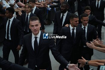 2024-06-02 - Real Madrid players during the celebration of Real Madrid football club's 15th Cahampion League victory at the Plaza de Cibeles in Madrid. June 2 nd 2024 Cordon Press - REAL MADRID PLAYES AYUNTAMIENTO - UEFA CHAMPIONS LEAGUE - SOCCER