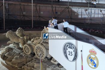 2024-06-02 - Real Madrid players during the celebration of Real Madrid football club's 15th Cahampion League victory at the Plaza de Cibeles in Madrid. June 2 nd 2024 Cordon Press - REAL MADRID PLAYES AYUNTAMIENTO - UEFA CHAMPIONS LEAGUE - SOCCER