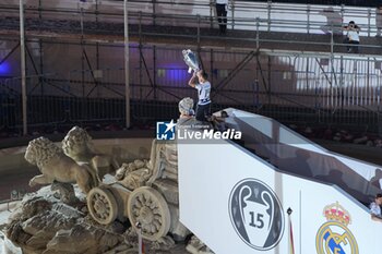 2024-06-02 - Real Madrid players during the celebration of Real Madrid football club's 15th Cahampion League victory at the Plaza de Cibeles in Madrid. June 2 nd 2024 Cordon Press - REAL MADRID PLAYES AYUNTAMIENTO - UEFA CHAMPIONS LEAGUE - SOCCER