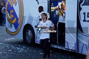 2024-06-02 - Real Madrid Champions League celebration in Madrid. Real Madrid players during the celebration of Real Madrid football club's 15th Cahampion League victory at the Plaza de Cibeles in Madrid. June 2 nd 2024 900/Cordon Press - REAL MADRID CHAMPIONS LEAGUE CELEBRATION IN MADRID - UEFA CHAMPIONS LEAGUE - SOCCER