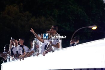 2024-06-02 - Real Madrid Champions League celebration in Madrid. Real Madrid players during the celebration of Real Madrid football club's 15th Cahampion League victory at the Plaza de Cibeles in Madrid. June 2 nd 2024 900/Cordon Press - REAL MADRID CHAMPIONS LEAGUE CELEBRATION IN MADRID - UEFA CHAMPIONS LEAGUE - SOCCER