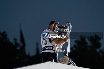 2024-06-02 - Real Madrid Champions League celebration in Madrid. Real Madrid players during the celebration of Real Madrid football club's 15th Cahampion League victory at the Plaza de Cibeles in Madrid. June 2 nd 2024 900/Cordon Press - REAL MADRID CHAMPIONS LEAGUE CELEBRATION IN MADRID - UEFA CHAMPIONS LEAGUE - SOCCER