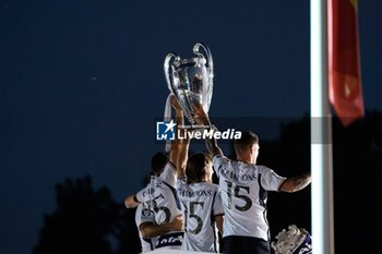 2024-06-02 - Real Madrid Champions League celebration in Madrid. Real Madrid players during the celebration of Real Madrid football club's 15th Cahampion League victory at the Plaza de Cibeles in Madrid. June 2 nd 2024 900/Cordon Press - REAL MADRID CHAMPIONS LEAGUE CELEBRATION IN MADRID - UEFA CHAMPIONS LEAGUE - SOCCER