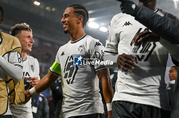 2024-11-05 - Monaco’s Thilo Kehrer greets the fans at the end of the match - BOLOGNA FC VS AS MONACO - UEFA CHAMPIONS LEAGUE - SOCCER