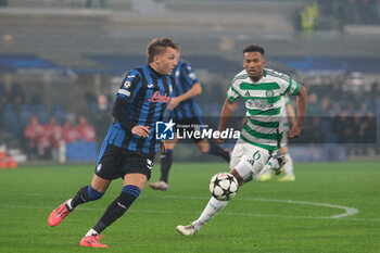 2024-10-23 - Mateo Retegui of Atalanta BC 1907 in action during the UEFA Champions League 2024/2025 League Phase MD3 football match between Atalanta BC and Celtic FC at Gewiss Stadium on October 23, 2024, Bergamo, Italy. - ATALANTA BC VS CELTIC - UEFA CHAMPIONS LEAGUE - SOCCER