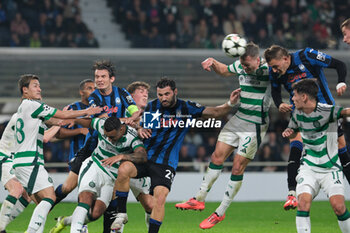 2024-10-23 - Alistair Johnston of Celtic FC in action during the UEFA Champions League 2024/2025 League Phase MD3 football match between Atalanta BC and Celtic FC at Gewiss Stadium on October 23, 2024, Bergamo, Italy. - ATALANTA BC VS CELTIC - UEFA CHAMPIONS LEAGUE - SOCCER