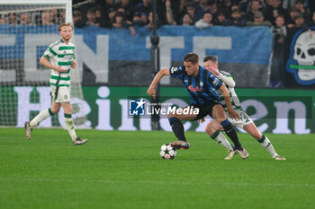 2024-10-23 - Callum Mcgregor of Celtic FC in action during the UEFA Champions League 2024/2025 League Phase MD3 football match between Atalanta BC and Celtic FC at Gewiss Stadium on October 23, 2024, Bergamo, Italy. - ATALANTA BC VS CELTIC - UEFA CHAMPIONS LEAGUE - SOCCER