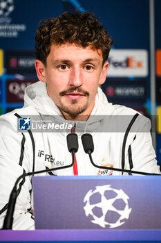 2024-10-21 - Olivier BOSCAGLI of PSV Eindhoven during the PSV Eindhoven press conference ahead of the UEFA Champions League football match between Paris Saint-Germain and PSV Eindhoven on October 21, 2024 at Parc des Princes stadium in Paris, France - FOOTBALL - PSV TRAINING AND PRESS CONFERENCE - UEFA CHAMPIONS LEAGUE - SOCCER