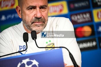 2024-10-21 - Peter BOSZ of PSV Eindhoven during the PSV Eindhoven press conference ahead of the UEFA Champions League football match between Paris Saint-Germain and PSV Eindhoven on October 21, 2024 at Parc des Princes stadium in Paris, France - FOOTBALL - PSV TRAINING AND PRESS CONFERENCE - UEFA CHAMPIONS LEAGUE - SOCCER