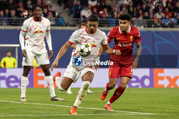 2024-10-23 - Liverpool forward Luis Díaz (7) battles with RB Leipzig defender Benjamin Henrichs (39) during the UEFA Champions League, League phase, Matchday 3 football match between RB Leipzig and Liverpool FC on 23 October 2024 at Red Bull Arena in Leipzig, Germany - FOOTBALL - CHAMPIONS LEAGUE - LEIPZIG V LIVERPOOL - UEFA CHAMPIONS LEAGUE - SOCCER