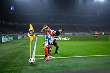 2024-11-06 - Matteo Darmian of Inter FC during the UEFA Champions League stage match Phase MD4 between Inter FC Internazionale and Arsenal FC, on 6 of November 2024, at Giuseppe Meazza San Siro Siro stadium in Milan, Italy - INTER - FC INTERNAZIONALE VS ARSENAL FC - UEFA CHAMPIONS LEAGUE - SOCCER