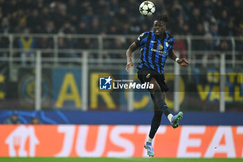 2024-11-06 - Yann Bisseck of Inter FC during the UEFA Champions League stage match Phase MD4 between Inter FC Internazionale and Arsenal FC, on 6 of November 2024, at Giuseppe Meazza San Siro Siro stadium in Milan, Italy - INTER - FC INTERNAZIONALE VS ARSENAL FC - UEFA CHAMPIONS LEAGUE - SOCCER