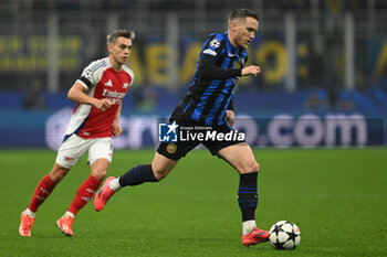 2024-11-06 - Piotr Zielinski of Inter FC during the UEFA Champions League stage match Phase MD4 between Inter FC Internazionale and Arsenal FC, on 6 of November 2024, at Giuseppe Meazza San Siro Siro stadium in Milan, Italy - INTER - FC INTERNAZIONALE VS ARSENAL FC - UEFA CHAMPIONS LEAGUE - SOCCER