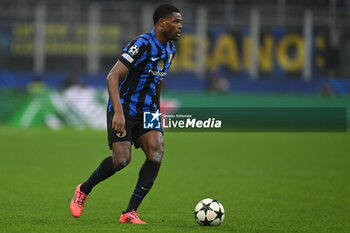 2024-11-06 - Denzel Dumfries of FC Inter during the UEFA Champions League stage match Phase MD4 between Inter FC Internazionale and Arsenal FC, on 6 of November 2024, at Giuseppe Meazza San Siro Siro stadium in Milan, Italy - INTER - FC INTERNAZIONALE VS ARSENAL FC - UEFA CHAMPIONS LEAGUE - SOCCER