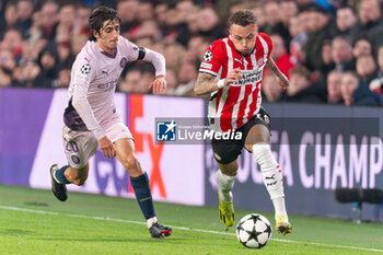 2024-11-05 - Bryan Gil of Girona and Noa Lang of PSV during the UEFA Champions League, League Phase, football match between PSV Eindhoven and Girona FC on November 5, 2024 at Philips Stadion in Eindhoven, Netherlands - FOOTBALL - CHAMPIONS LEAGUE - PSV EINDHOVEN V GIRONA - UEFA CHAMPIONS LEAGUE - SOCCER