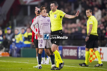 2024-11-05 - Referee Michael Oliver disallows PSV's third goal after advice from the video referee during the UEFA Champions League, League Phase, football match between PSV Eindhoven and Girona FC on November 5, 2024 at Philips Stadion in Eindhoven, Netherlands - FOOTBALL - CHAMPIONS LEAGUE - PSV EINDHOVEN V GIRONA - UEFA CHAMPIONS LEAGUE - SOCCER