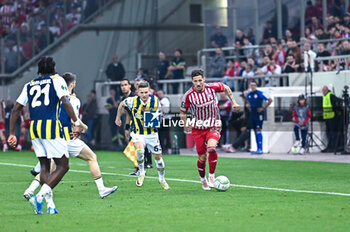 2024-04-11 - 22 Stevan Jovetic of Olympiacos Piraeus is playing during the UEFA Conference League, Quarter-finals, 1st leg, match between Olympiacos Piraeus and Fenerbahce at Georgios Karaiskakis Stadium on April 11, 2024, in Piraeus, Greece. - OLYMPIACOS VS FENERBAHCE - QUARTER-FINALS, 1ST LEG - UEFA CONFERENCE LEAGUE - SOCCER