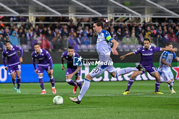 2024-05-02 - Club Brugge's midfielder Hans Vanaken scores from the penalty spot - ACF FIORENTINA VS CLUB BRUGGE - UEFA CONFERENCE LEAGUE - SOCCER