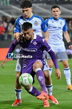 2024-05-02 - ACF Fiorentina's forward Nicolas Gonzalez against Club Brugge's defender Kyriani Sabbe - ACF FIORENTINA VS CLUB BRUGGE - UEFA CONFERENCE LEAGUE - SOCCER