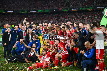 2024-05-29 - Happiness of Olympiacos F.C. team after win UEFA Europa Conference League 2024 final soccer match between Olympiacos F.C. vs. A.C.F. Fiorentina at OPAP Arena, Athens, 29th of May 2024 - FINAL - OLYMPIACOS VS ACF FIORENTINA - UEFA CONFERENCE LEAGUE - SOCCER