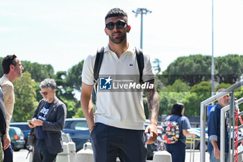 2024-05-27 - ACF Fiorentina's forward Nicolas Gonzalez arrives at the airport - DEPARTURE OF ACF FIORENTINA FOR ATHENS - UEFA CONFERENCE LEAGUE - SOCCER