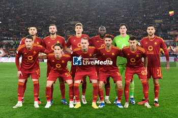 2024-01-03 - AS Roma team during the Coppa Italia Frecciarossa round of 16 match between AS Roma vs US Cremonese at the Olimpic Stadium in Rome on 03 January 2024. - AS ROMA VS US CREMONESE - ITALIAN CUP - SOCCER