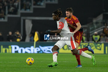 2024-01-03 - Frank Cedric Tsadjout (US Cremonese); Bryan Cristante (AS Roma);  during the Coppa Italia Frecciarossa round of 16 match between AS Roma vs US Cremonese at the Olimpic Stadium in Rome on 03 January 2024. - AS ROMA VS US CREMONESE - ITALIAN CUP - SOCCER