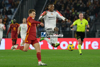 2024-01-03 - Diego Llorente (AS Roma); Frank Cedric Tsadjout (US Cremonese);  during the Coppa Italia Frecciarossa round of 16 match between AS Roma vs US Cremonese at the Olimpic Stadium in Rome on 03 January 2024. - AS ROMA VS US CREMONESE - ITALIAN CUP - SOCCER
