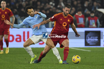 2024-01-10 - Felipe Anderson of S.S. Lazio and Bryan Cristante of A.S. Roma during the quarter-final of the Frecciarossa Italian Cup between S.S. Lazio vs A.S. Roma, 10 January 2024 at the Olympic Stadium in Rome. - SS LAZIO VS AS ROMA - ITALIAN CUP - SOCCER